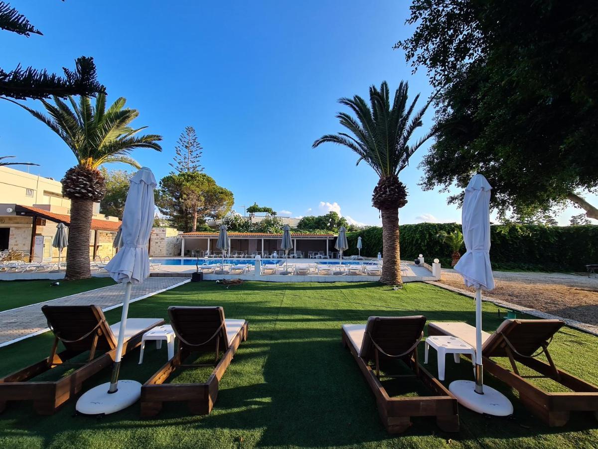Abella Hotel Agia Marina エクステリア 写真